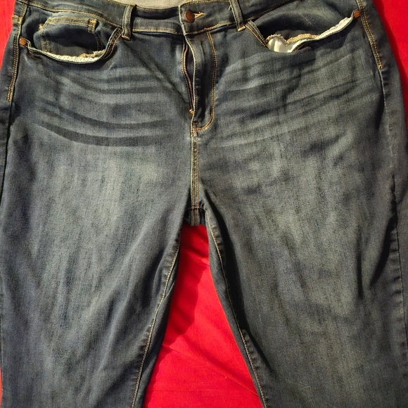 Judy Blue Distressed Indigo Boyfriend Jeans - Picture 2 of 6